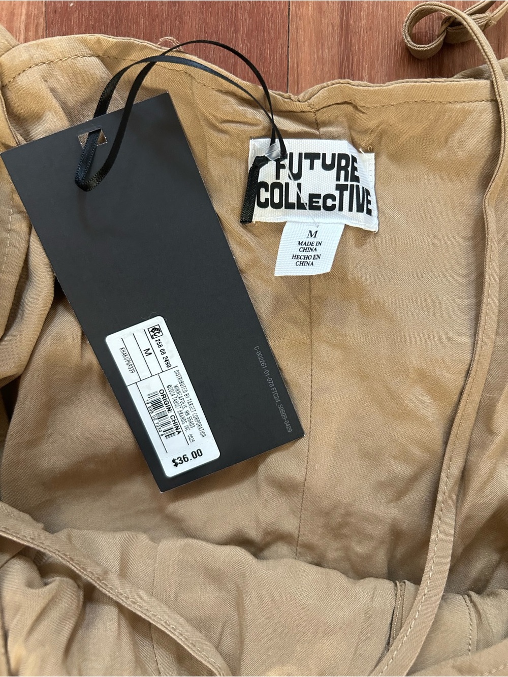 🤎 Women’s Ruched Midi Tank Dress – Future Collective
Khaki | M | NWT - Picture 7 of 11